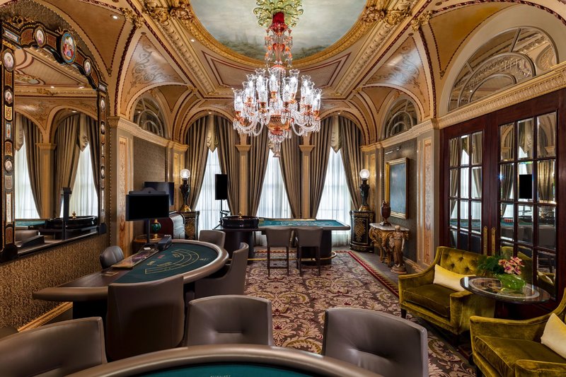 What makes Lolajack Casino stand out?